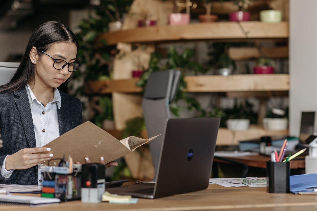 Controlled business documents supporting compliance
